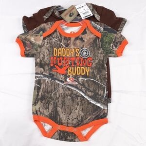 NWT Mossy Oak Hunting Themed Onesies 2 Pack Size 6-9 Months